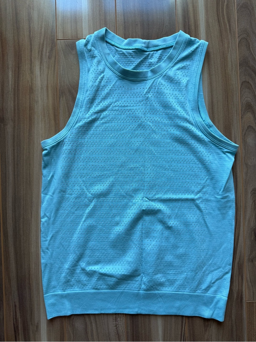 Lululemon Breeze By Muscle Tank II *Squad - size 6